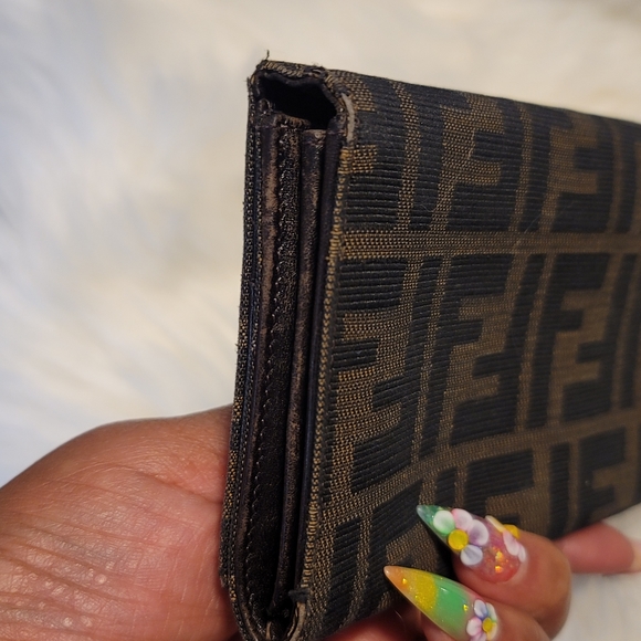 💕VINTAGE FENDI ZUCCA WALLET💕 - Picture 5 of 17